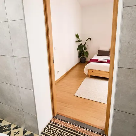 Mezzanine * Faro